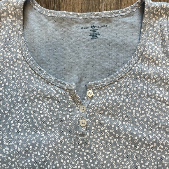 Women’s Brandi Melville Blue Floral  Zelly Crop Top three front buttons One Size - Picture 5 of 10